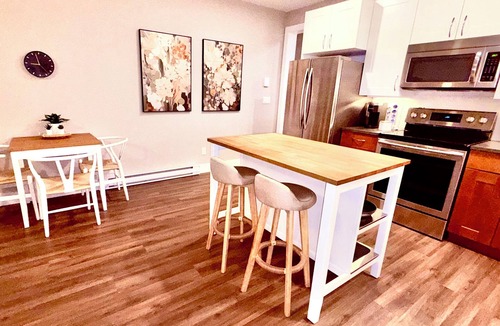 Fort Langley House | Fields & Fences Suite – Cozy Rural Stay in Historic Fort Langley
