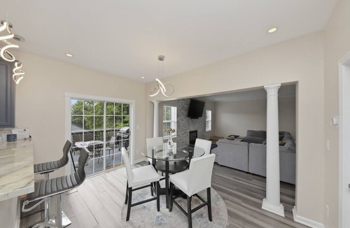 Fairburn House | FIFA Ready: Sleeps 14: Only 19 minutes away from from the stadium