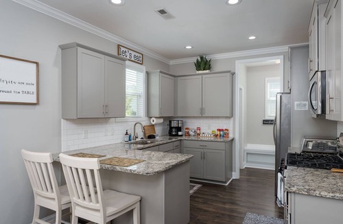 Wrightsboro House | *Fire pit & Pool*Modern Coastal Home*Dog Friendly*