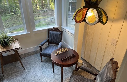 North Saanich House | FireThorn Manor: Spacious, well appointed 2 Bedroom Garden Suite with King Bed.