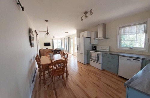 Wood Islands Cottage | Five-minute walk to the sandy beach: Starfish Cottage awaits.