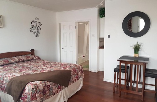 Cranbrook Hotel | Flamingo Motel