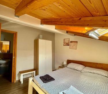 Piana degli Albanesi House | Flyhouse Sicilia PARCHEGGIO AUTO BICI GRATUITO