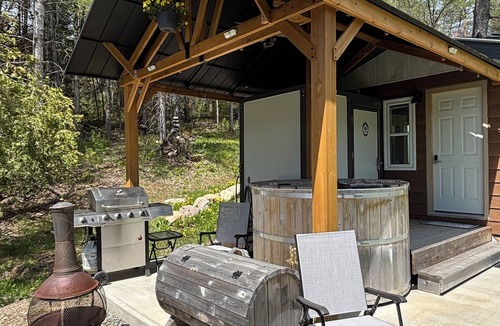 Minden Hills Cabin | Forested Tiny Home Retreat | wood fired Hot Tub | indr/outdr Shower | Rail Trail