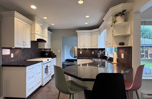 Fort Langley House | Fort Langley Rancher with Views | 3 Bedrooms + Den | Walk to Town