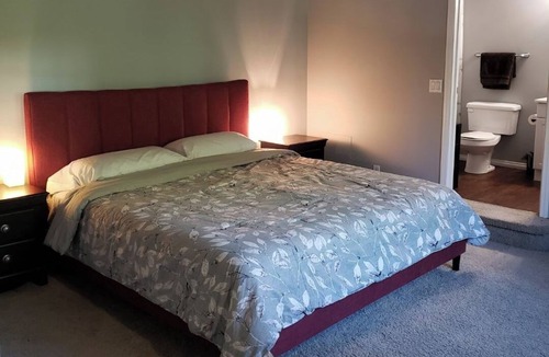 Fort Saskatchewan Apartment | Fort Saskatchewan fully furnished 3 bedroom suite.