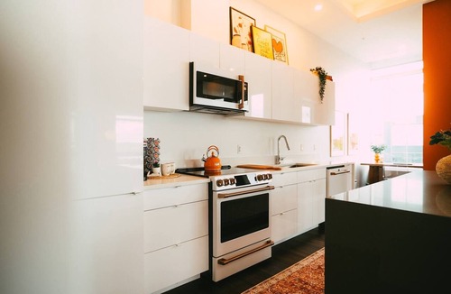 Downtown Halifax Apartment | *Free Parking* Cozy 2br/2ba Penthouse DT Halifax!
