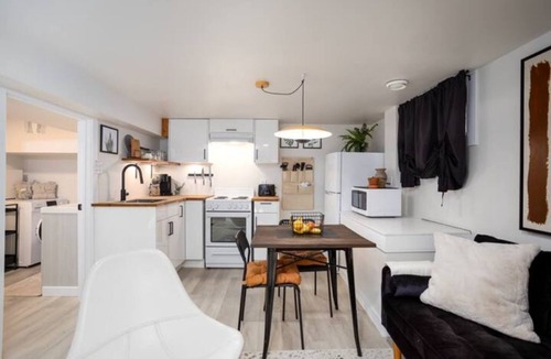 Edmonton House | Fresh University & River Valley - 2 Bedroom