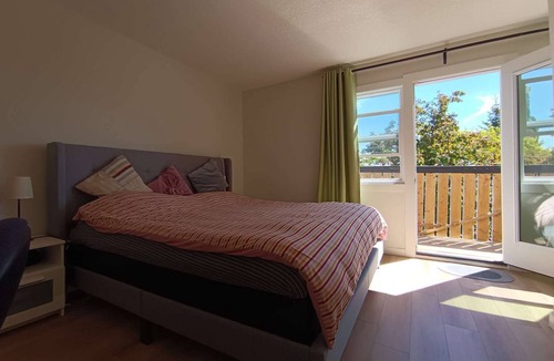 Northwest Calgary House | Full privacy whole Unit 4+ bedrooms next to downtown & airport