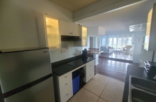 Toovey Heights Bed & Breakfast | FULLY LICENCED : Private HEATED POOL and hot tub with Okanagan valley view