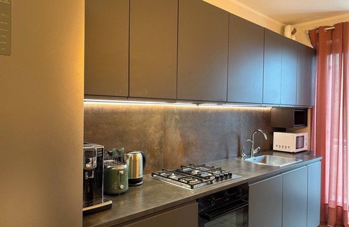 Cavalcaselle Apartment | Gardaland & Lake Apt with parking lot