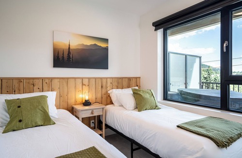 Revelstoke Condo | Gold Range Retreat - Hot tub with a view!
