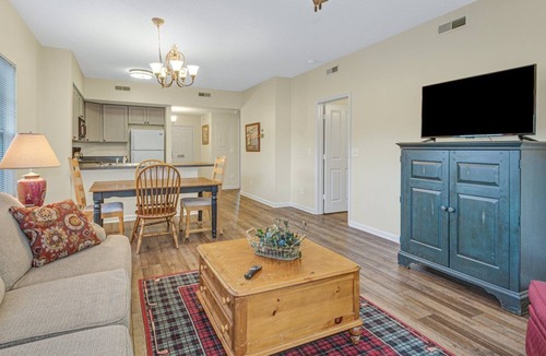 Red Hill Condo | GOLF COURSE 2 BEDROOM CONDO ESCAPE TO LEGENDS....
