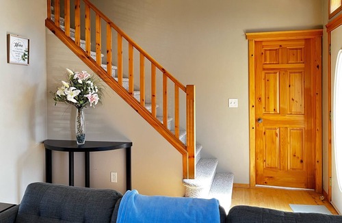 Blackfalds House | Gorgeous 3bd 2.5 bath Blackfalds home