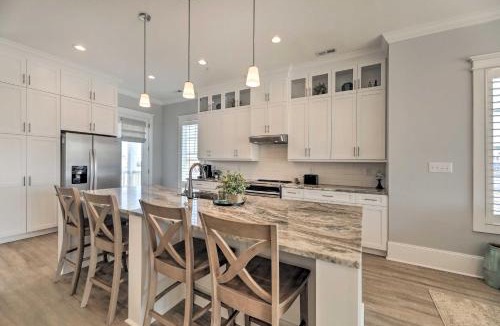Emerald Isle House | Gorgeous Emerald Isle Getaway: Walk to Beach!