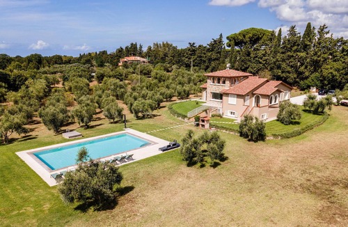 Bibbona House | Gorgeous home in Bibbona