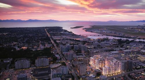 Richmond City Centre Apartment | Gorgeous Place In Downtown RMD