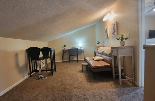 Dothan House | Great Dothan location near shopping and airport