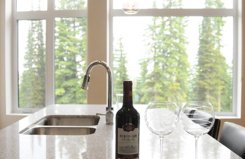 Golden House | Great for large or multiple families. 2 minute walk to ski in/out trail.
