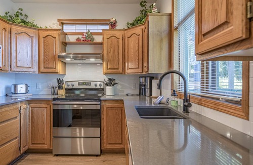 Silver Star Mountain Apartment | Great location near village, bike storage, Semi-Private- Hot Tub, Dog Friendly