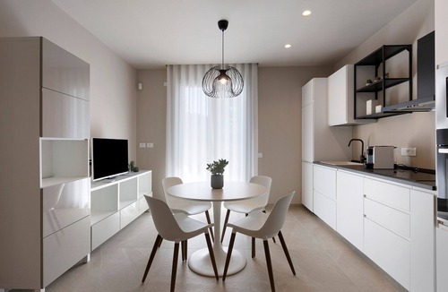 Santa Flavia Apartment | ‘Grecale’ Apartment with Balcony, Wi-Fi and Air Conditioning