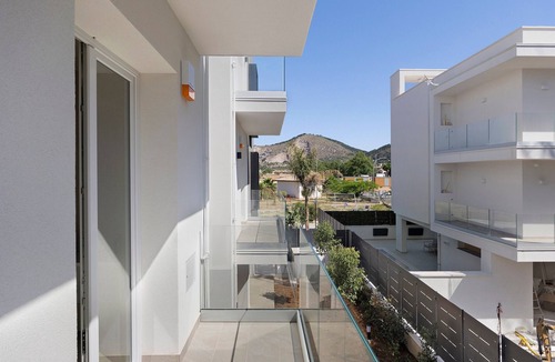 Santa Flavia Apartment | ‘Grecale’ Apartment with Balcony, Wi-Fi and Air Conditioning