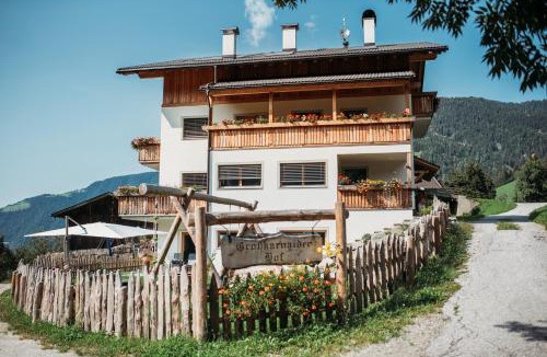 Luson Apartment | Großkarnaiderhof Ferienwohnungen-Bauernhof-Dolomiten-Natur Pur