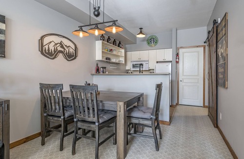 Silver Star Mountain Condo | Ground floor Condo - BBQ, A/C, great access to trails and village