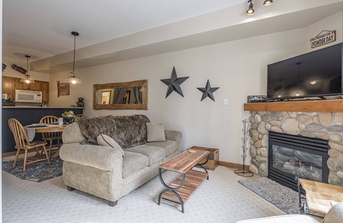 Silver Star Mountain Condo | Ground level Creekside condo w/mudroom, on bike and hike trails
