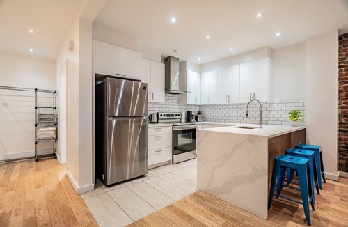 Plateau Mont Royal Apartment | Group Stay on Mont-Royal Ave with Free Parking
