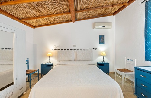 Siamanna House | Guest House 'Suite Simone' with Shared Garden and Air Conditioning