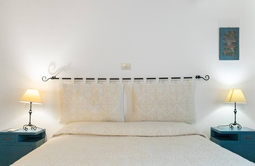 Siamanna House | Guest House 'Suite Simone' with Shared Garden and Air Conditioning
