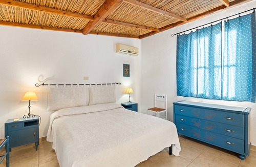 Siamanna House | Guest House 'Suite Simone' with Shared Garden and Air Conditioning