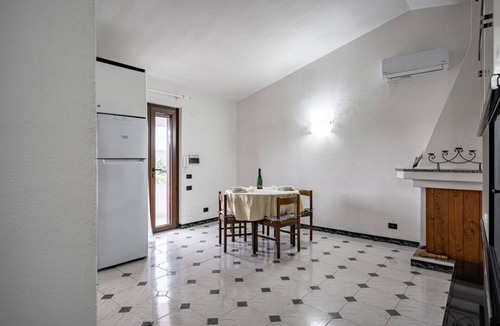 S'oru e Mari Apartment | GuestHost - Quartu Sant'Elena Bright Flat with Balcony!
