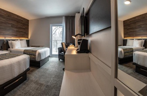 New Richmond Hotel | Hôtel Le Francis