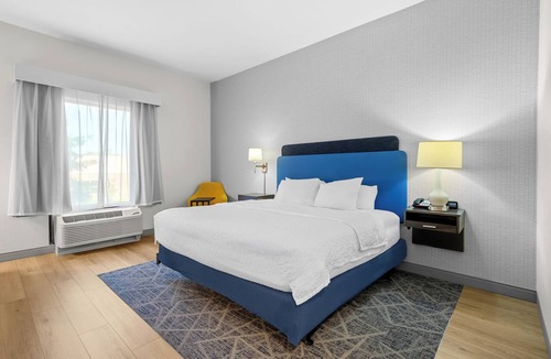 Southeast Raleigh Hotel | Hampton Inn & Suites Knightdale Raleigh