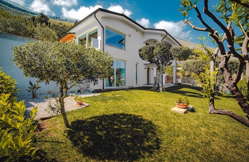 Carini House | Haus in Carini mit privatem Pool by Interhome