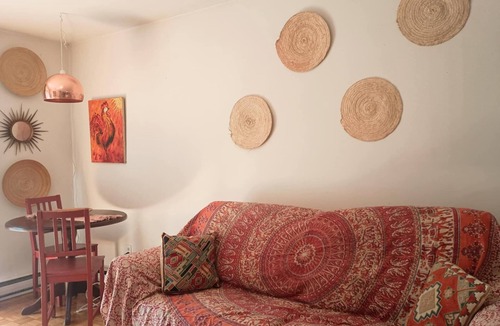 Plateau Mont Royal Apartment | Heart of Plateau, Cozy 1-bedroom Apartment, Pets Welcome!