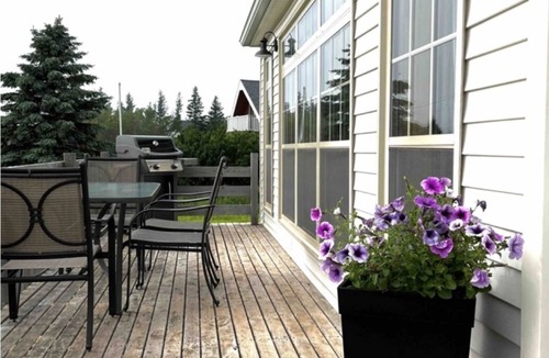 Bayview Cottage | Her Francis