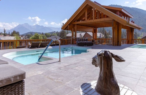 Banff House | Heritage House near Centre | Rooftop Hot Pools