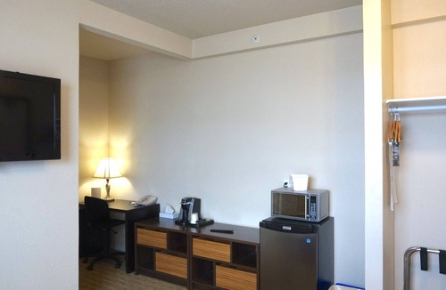 Peace River Hotel | High Point Inn & Suites Peace River