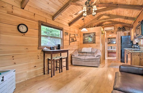 Mill Spring Cabin | Hike, Sip & Unwind! Mill Spring Cabin Near Winery