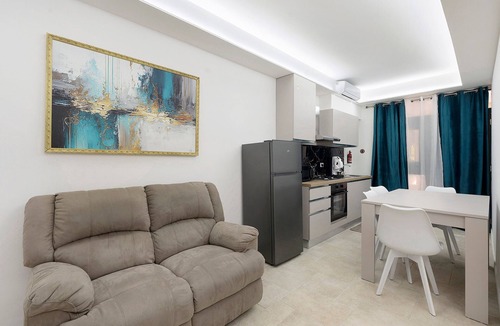 Isola delle Femmine Apartment | Hilten Blue Wave Holiday Home 130m from Beach, Private Garden & Wi-Fi