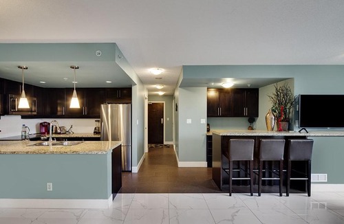 Crosstown Apartment | Hip Luxury Apartment - Best Downtown Location!