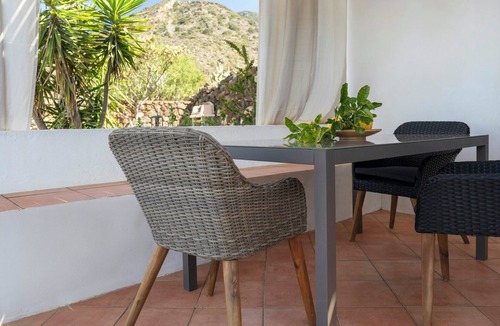 Pantelleria House | Historic dammuso with sunset views in Rekhale