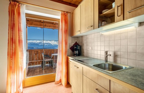 San Genesio Atesino Apartment | Holiday Apartment 'Stücklhof Wohnung Edelweiss' with Mountain View