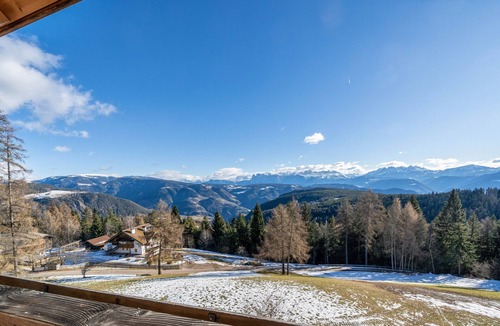 San Genesio Atesino Apartment | Holiday Apartment 'Stücklhof Wohnung Edelweiss' with Mountain View