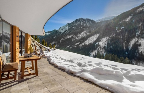 Selva dei Molini Apartment | Holiday Apartment 'Chalet-Suite Wasser' with Mountain View, Private Terrace and Wi-Fi