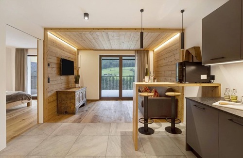 Campo Tures Apartment | Holiday Apartment "Archehof Hochzirm Lodge Anna" with Mountain View & Sauna