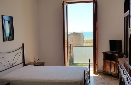 Licata Apartment | Holiday Apartment Antona "Apartment 3G" 150 m from the sea, WiFi Free, Best price